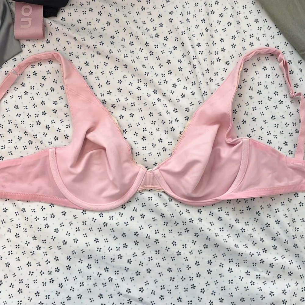 Bra - Picture 2 of 4